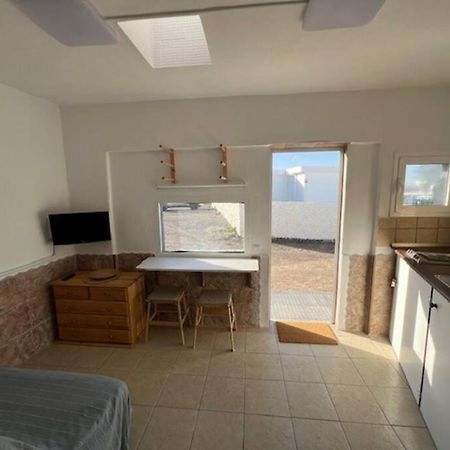 Acogedor Apartamento En Famara Luaran gambar