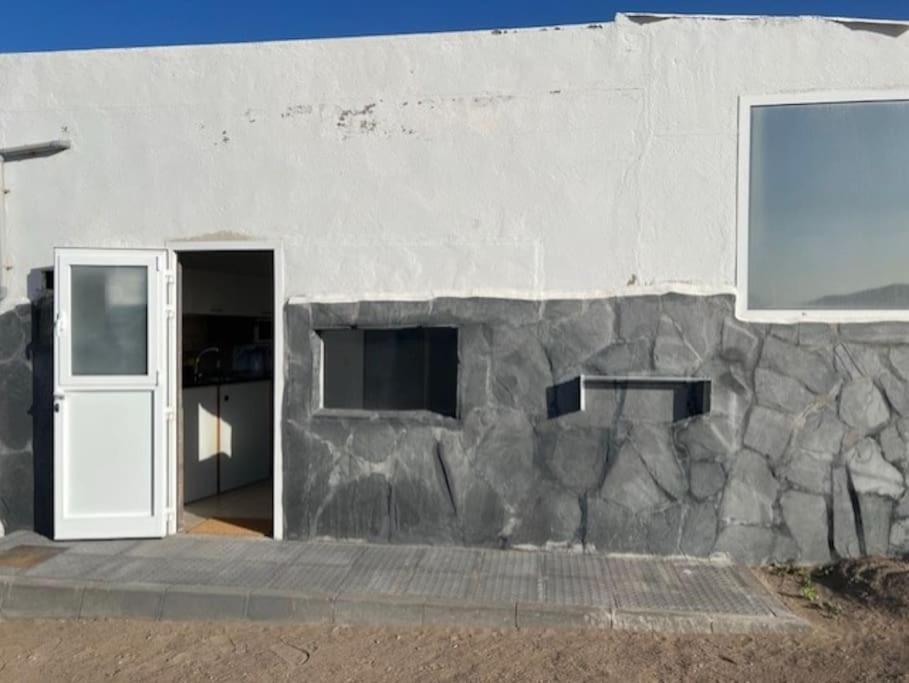 Acogedor Apartamento En Famara Luaran gambar